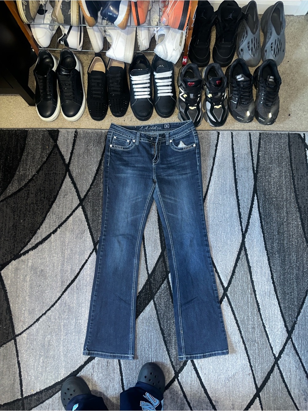 L.A. idol Dark Blue Flared Jeans with Faded Wash